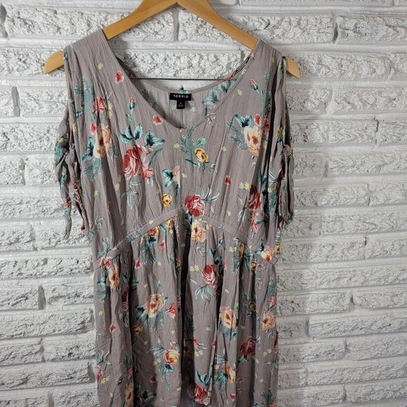 Torrid Womens Dress 0 0X Plus High Low Cold Shoulder Gray Rayon FLO70E - Picture 4 of 12